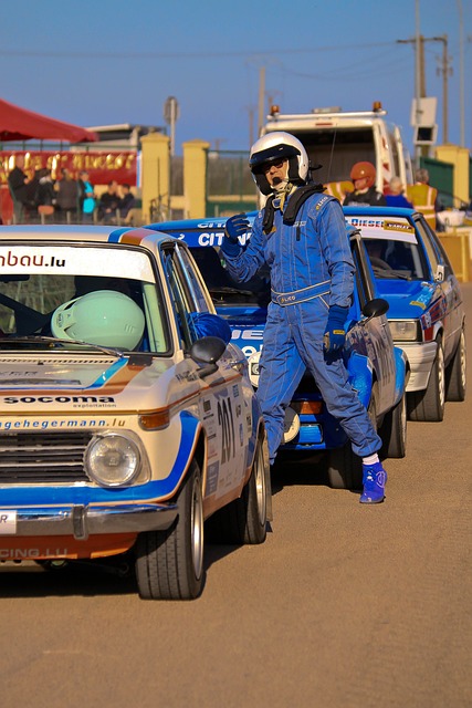 杨受成发给员工的开工红包，才明白什么叫做贫穷限制了想象.